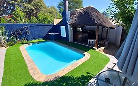 Kate'S Nest Guesthouse & Backpackers